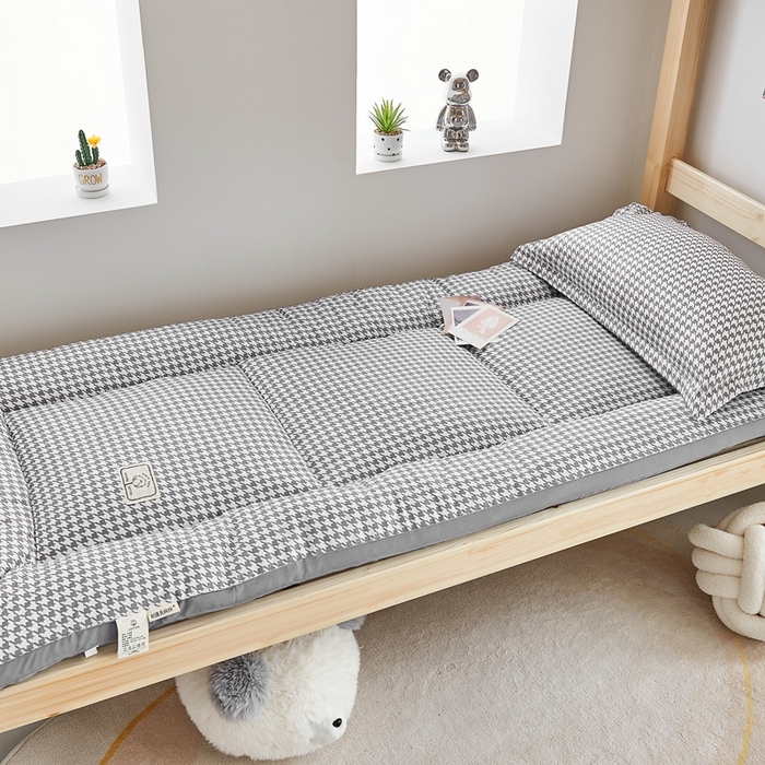 91家纺网 家纺一手货源 找家纺  默忆2025新款水洗棉新疆棉花立体抗菌床垫【抽绳袋包装】 千鸟格灰