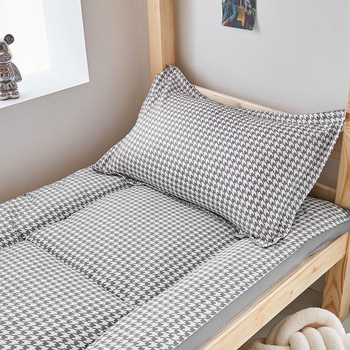 91家纺网 家纺一手货源 找家纺  默忆2025新款水洗棉新疆棉花立体抗菌床垫【抽绳袋包装】 千鸟格灰