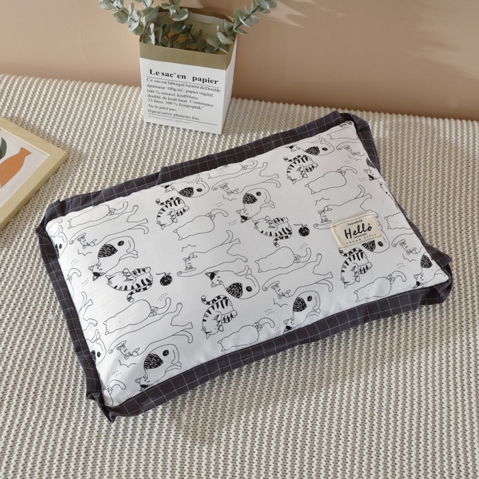 91家纺网 家纺一手货源 找家纺 芯奇想 2025春夏新款全棉纯棉印花荞麦枕枕头枕芯单枕芯-丑猫 全棉荞麦枕-丑猫白色 35x55cm单枕/只