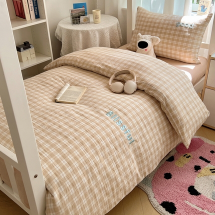 91家纺网 家纺一手货源 找家纺 （总）丽涵家纺 2025新款色织水洗棉刺绣学生三件套