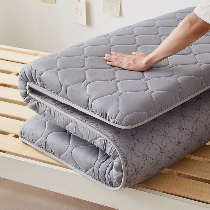 91家纺网 家纺一手货源 找家纺 暖季家纺 2025新款磨毛印花亲肤学生床垫 高级灰