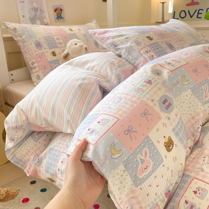 91家纺网 家纺一手货源 找家纺 吉象家纺 2025新款12868高支密全棉印花学生季三件套 甜心乐园