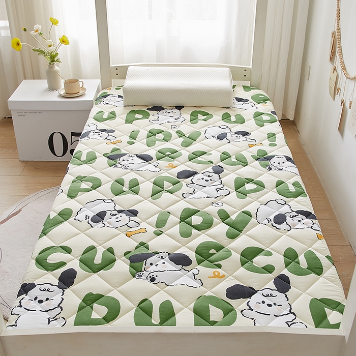 91家纺网 家纺一手货源 找家纺 暖季家纺 2025新款磨毛印花亲肤学生床垫 快乐萌犬