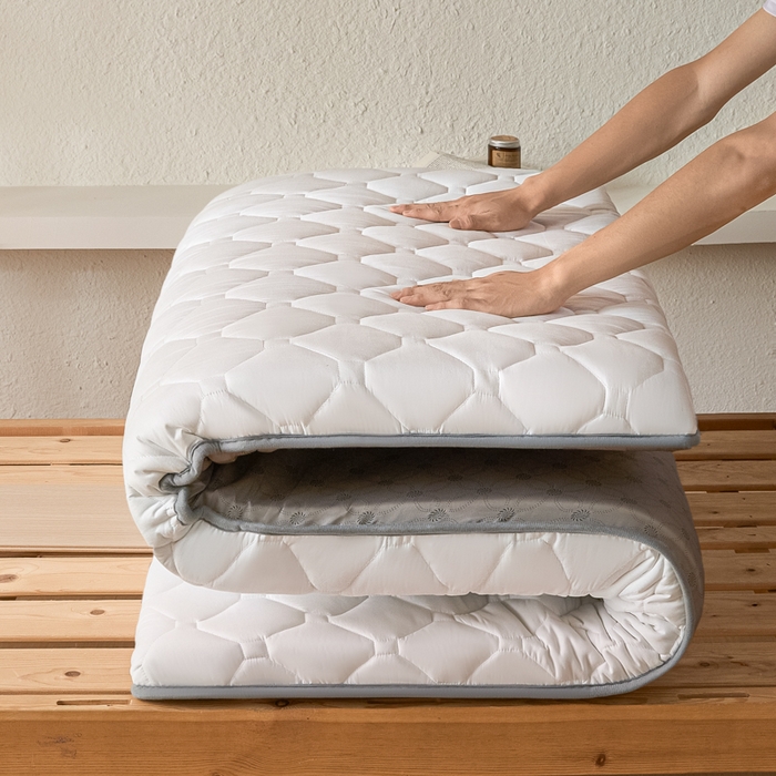 91家纺网 家纺一手货源 找家纺 暖季家纺 2025新款磨毛印花亲肤学生床垫 面包格象牙白