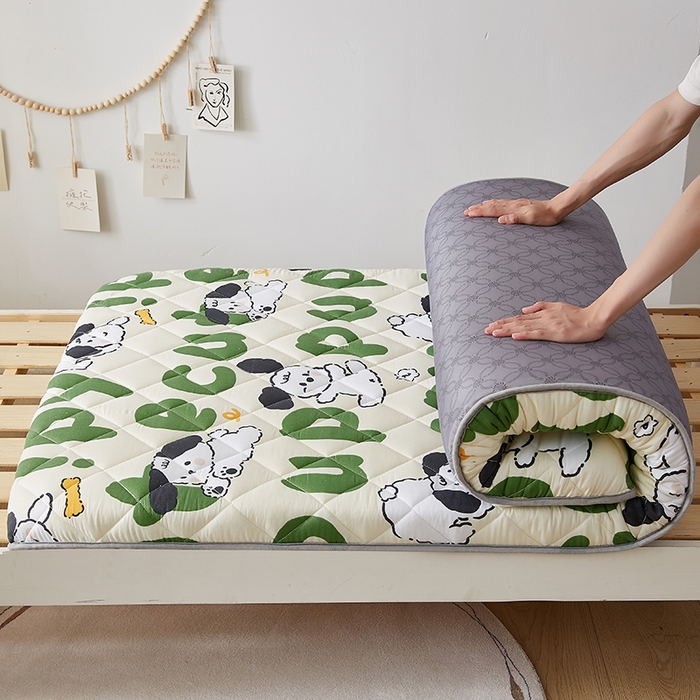 91家纺网 家纺一手货源 找家纺 暖季家纺 2025新款磨毛印花亲肤学生床垫 快乐萌犬