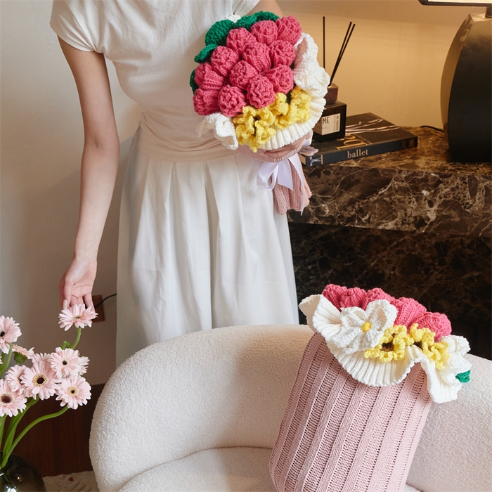 91家纺网 家纺一手货源 找家纺 （总）暖绵绵家纺 2025新款网红少女心拍照礼物枕卧室沙发装饰抱枕单抱枕（最低零售价：小号133元，大号167元）