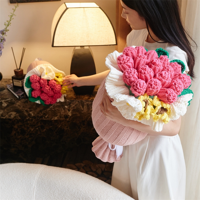 91家纺网 家纺一手货源 找家纺 （总）暖绵绵家纺 2025新款网红少女心拍照礼物枕卧室沙发装饰抱枕单抱枕（最低零售价：小号133元，大号167元）,美伢花（含芯）