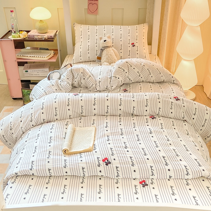 91家纺网 家纺一手货源 找家纺 眠势力 2025新款ins云感双层纱学生宿舍上下铺奶油风云感四季款单床笠床笠单件 字母樱桃