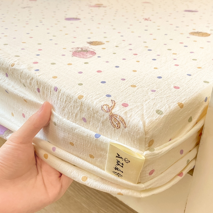 91家纺网 家纺一手货源 找家纺 眠势力 2025新款ins云感双层纱学生宿舍上下铺奶油风云感四季款单床笠床笠单件 点点草莓