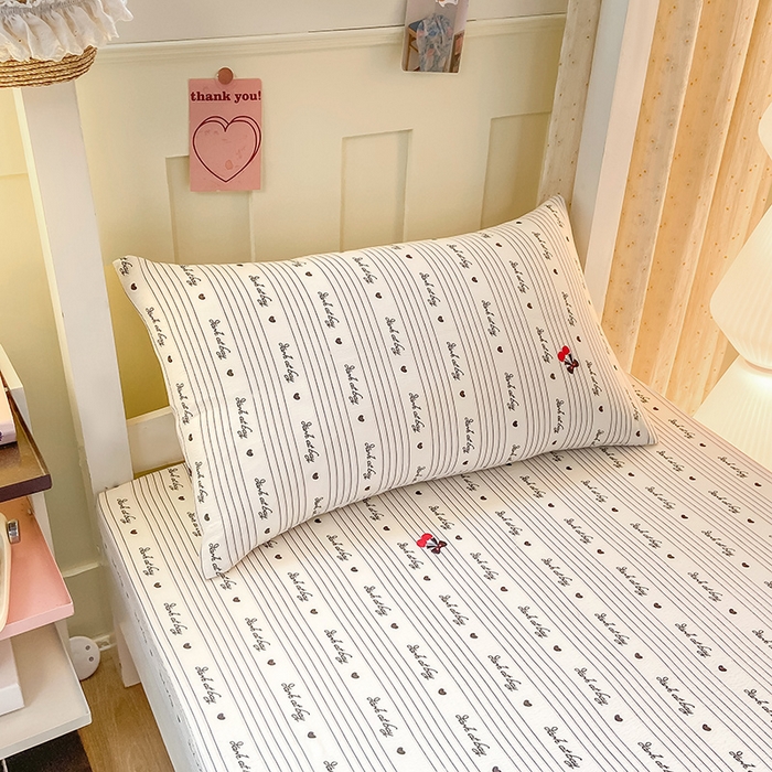 91家纺网 家纺一手货源 找家纺 眠势力 2025新款ins云感双层纱学生宿舍上下铺奶油风云感四季款单床笠床笠单件 字母樱桃