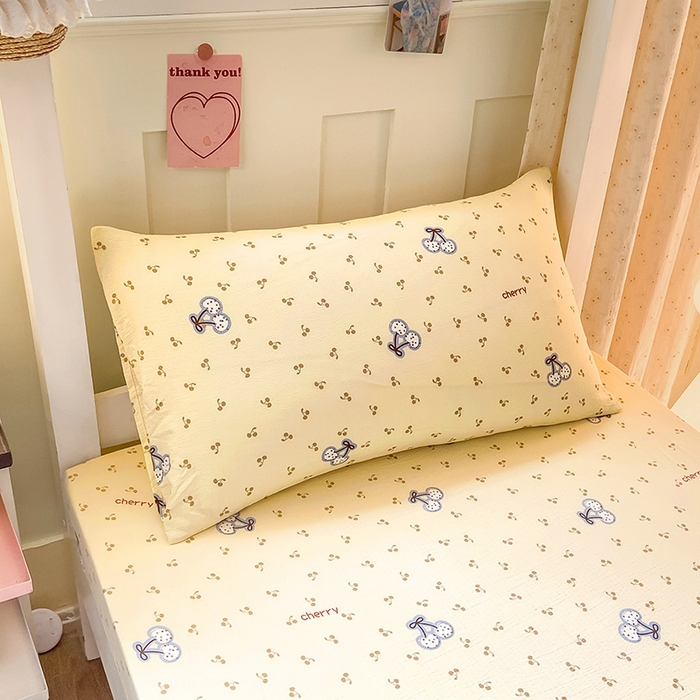 91家纺网 家纺一手货源 找家纺 眠势力 2025新款ins云感双层纱学生宿舍上下铺奶油风云感四季款单床笠床笠单件 樱桃丸子