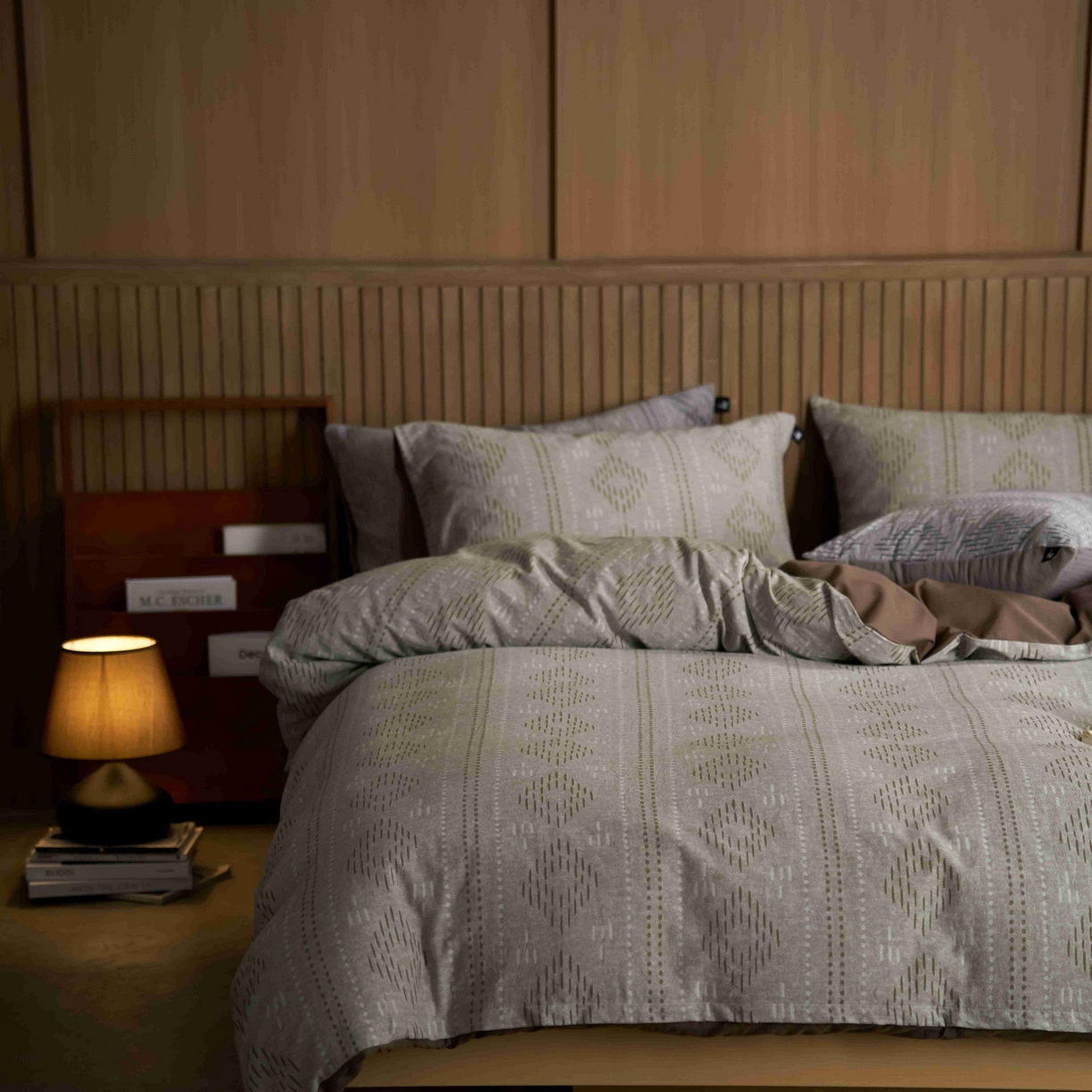 91家纺网 家纺一手货源 找家纺 安莱生活 2025春夏新款空气层色织提花四件套费尔岛系列 费尔岛-茶棕