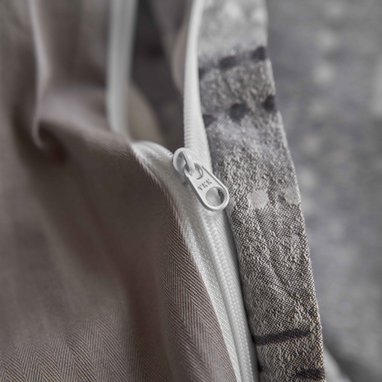 91家纺网 家纺一手货源 找家纺 安莱生活 2025春夏新款空气层色织提花四件套费尔岛系列 费尔岛-银灰