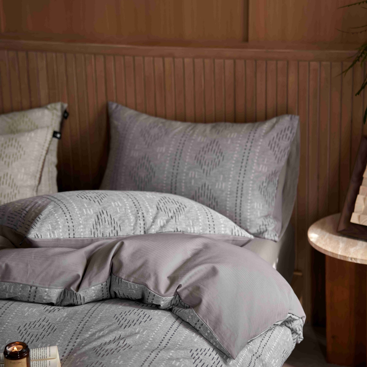 91家纺网 家纺一手货源 找家纺 安莱生活 2025春夏新款空气层色织提花四件套费尔岛系列 费尔岛-银灰