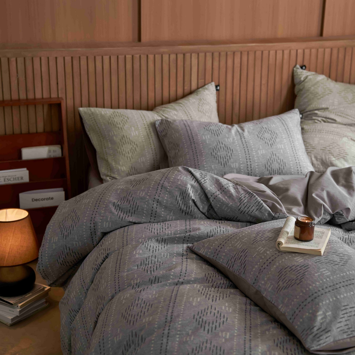 91家纺网 家纺一手货源 找家纺 安莱生活 2025春夏新款空气层色织提花四件套费尔岛系列 费尔岛-银灰