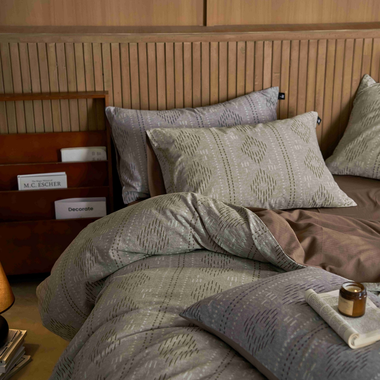 91家纺网 家纺一手货源 找家纺 安莱生活 2025春夏新款空气层色织提花四件套费尔岛系列 费尔岛-茶棕