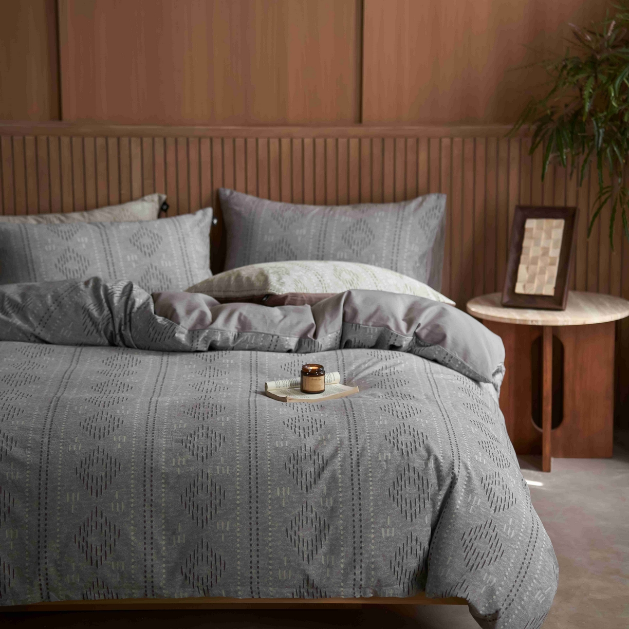 91家纺网 家纺一手货源 找家纺 安莱生活 2025春夏新款空气层色织提花四件套费尔岛系列 费尔岛-银灰