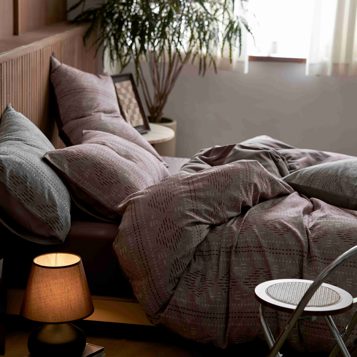 91家纺网 家纺一手货源 找家纺 安莱生活 2025春夏新款空气层色织提花四件套费尔岛系列 费尔岛-咖啡