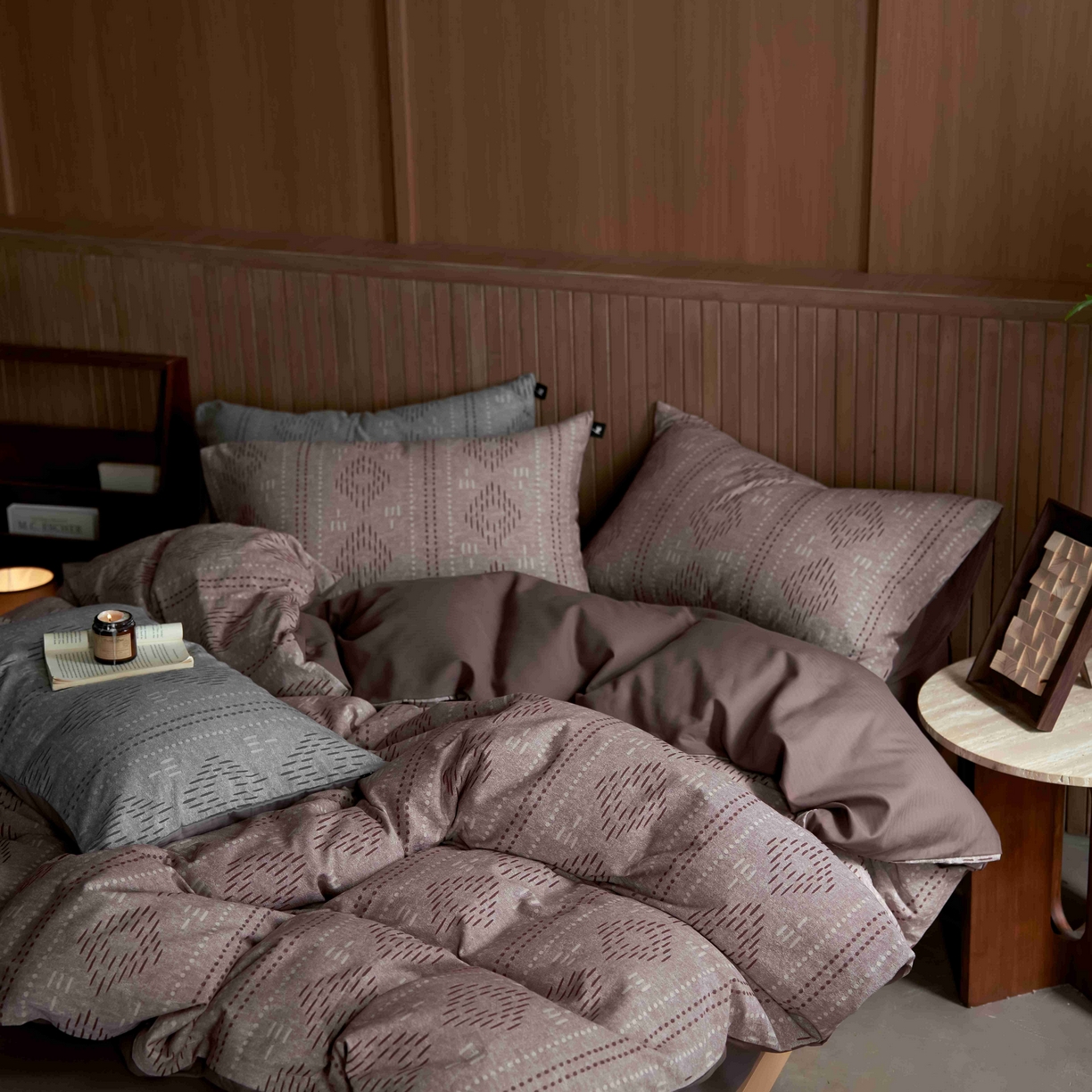 91家纺网 家纺一手货源 找家纺 安莱生活 2025春夏新款空气层色织提花四件套费尔岛系列 费尔岛-咖啡