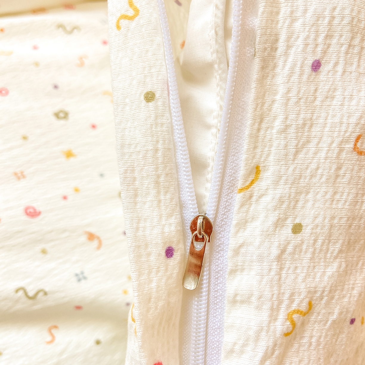 91家纺网 家纺一手货源 找家纺 眠势力 2025新款ins云感双层纱学生宿舍上下铺奶油风云感四季款单床笠床笠单件 小美好