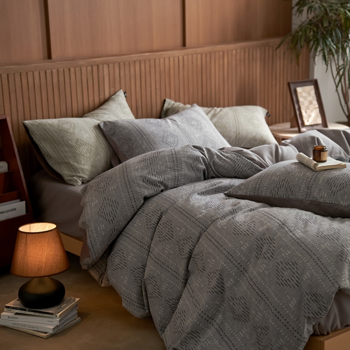 91家纺网 家纺一手货源 找家纺 安莱生活 2025春夏新款空气层色织提花四件套费尔岛系列 费尔岛-银灰