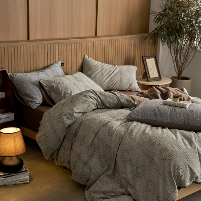 91家纺网 家纺一手货源 找家纺 安莱生活 2025春夏新款空气层色织提花四件套费尔岛系列 费尔岛-茶棕