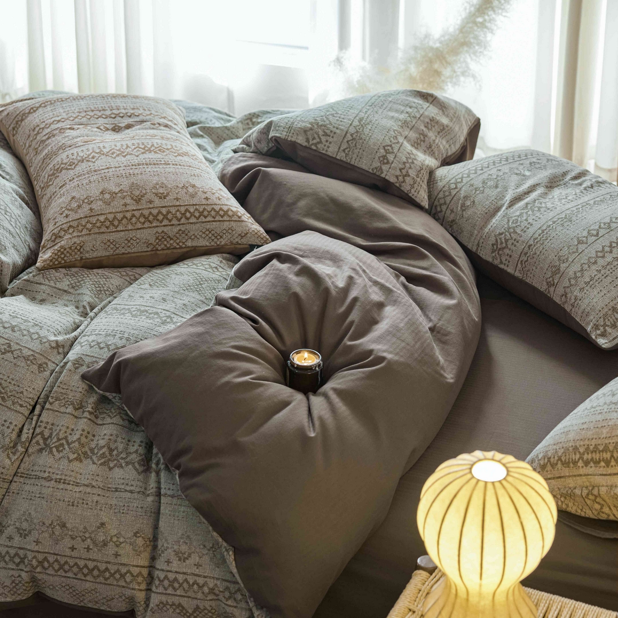 91家纺网 家纺一手货源 找家纺 安莱生活 2025春夏新款空气层色织提花四件套南阳假日系列 南阳假日-灰咖