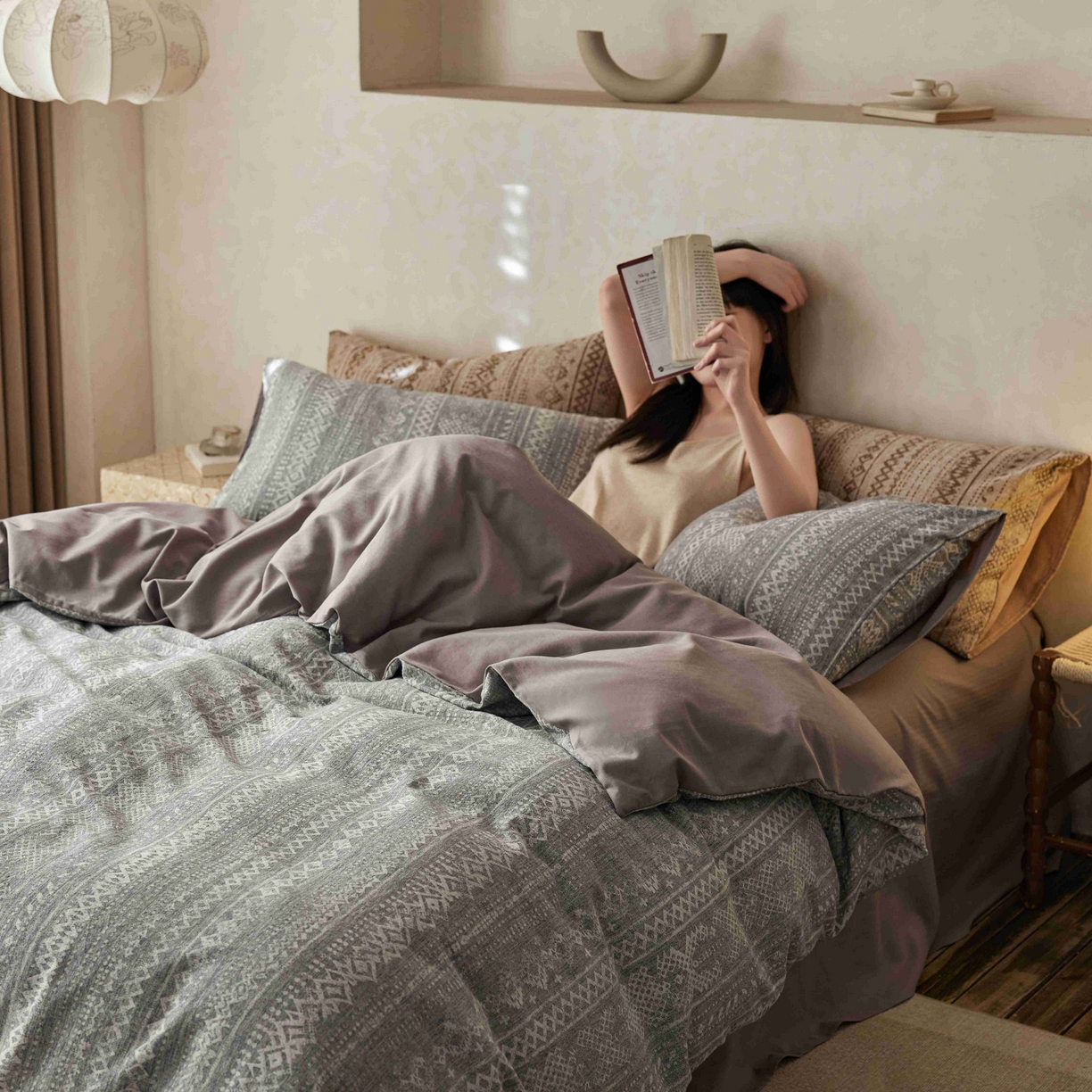 91家纺网 家纺一手货源 找家纺 安莱生活 2025春夏新款空气层色织提花四件套南阳假日系列 南阳假日-银灰