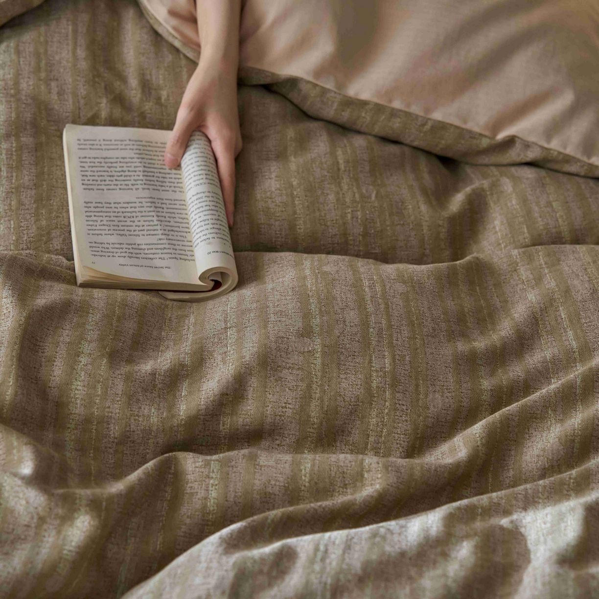 91家纺网 家纺一手货源 找家纺 安莱生活 2025春夏新款空气层色织提花四件套海盐波点系列 海盐波点-咖绿