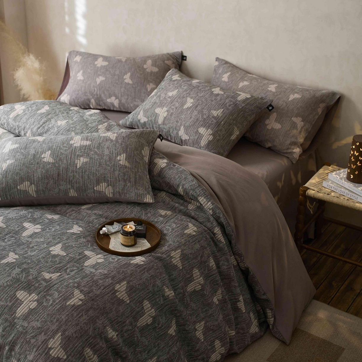 91家纺网 家纺一手货源 找家纺 安莱生活 2025春夏新款空气层色织提花四件套蝴蝶美梦系列 蝴蝶美梦-深灰