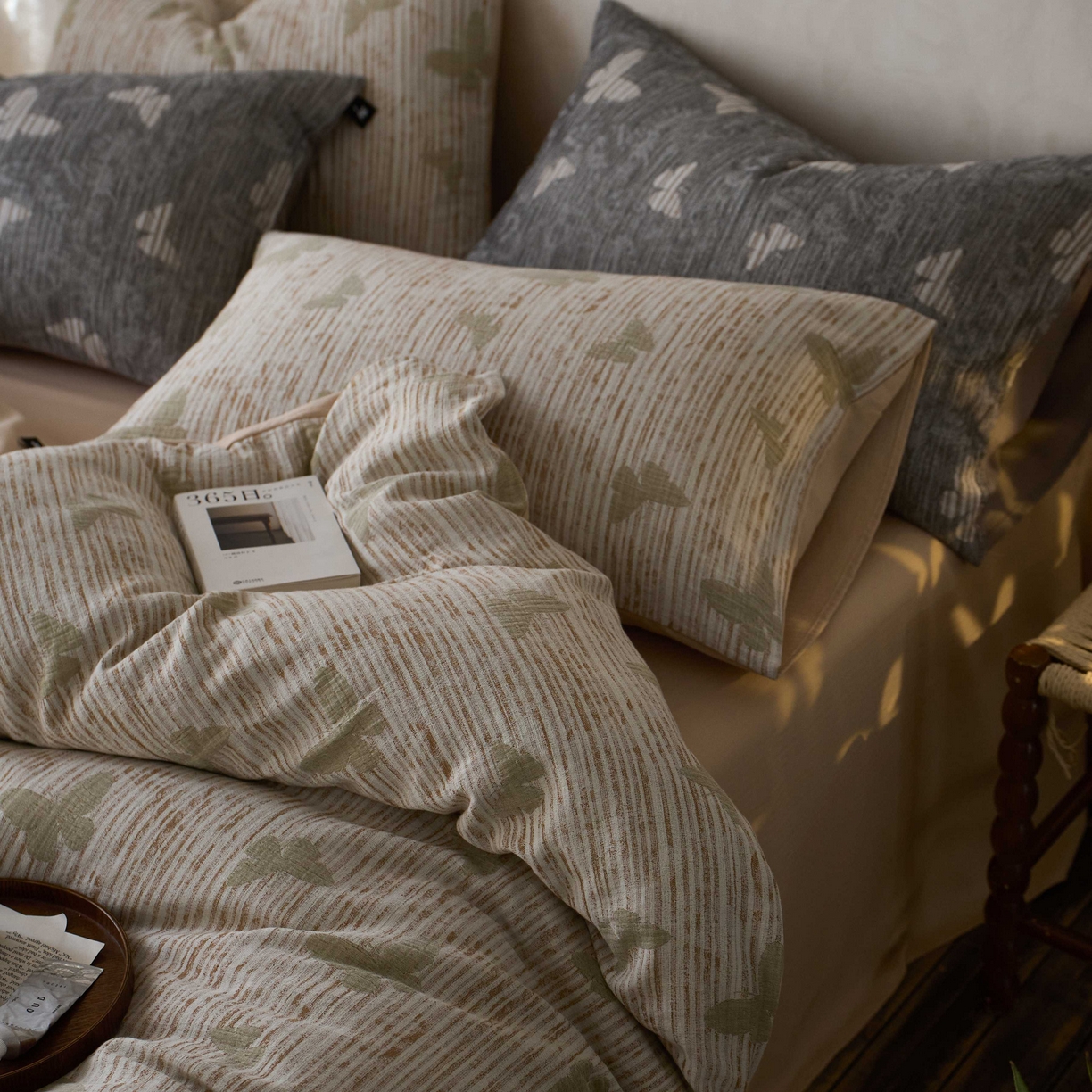 91家纺网 家纺一手货源 找家纺 安莱生活 2025春夏新款空气层色织提花四件套蝴蝶美梦系列 蝴蝶美梦-卡其