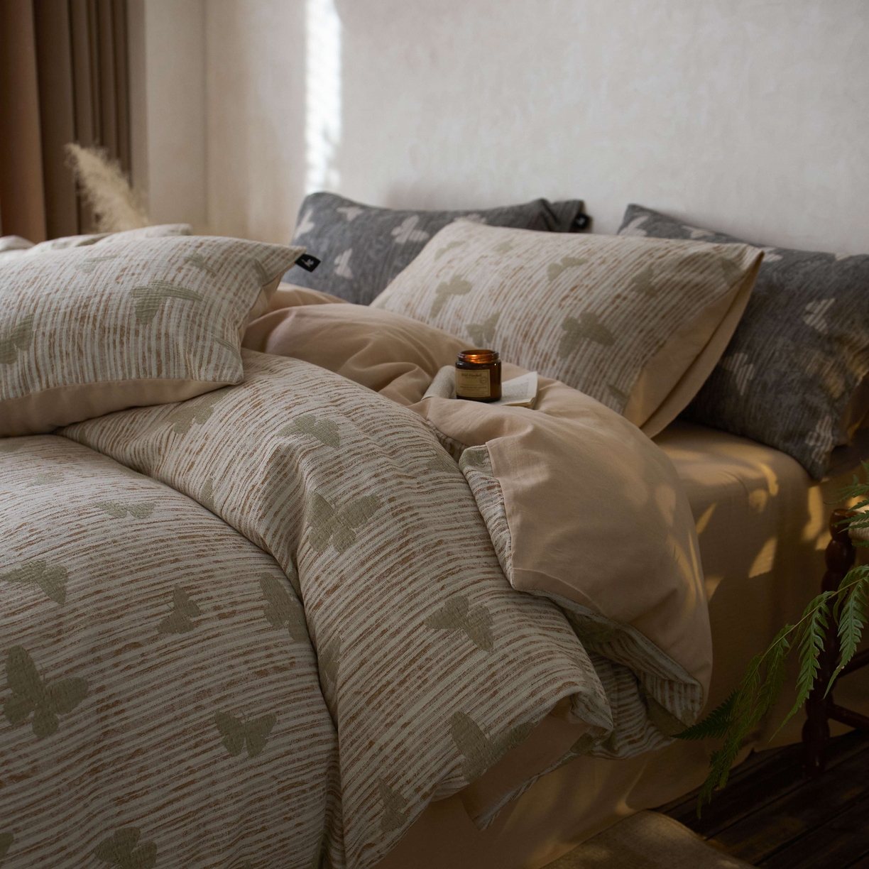 91家纺网 家纺一手货源 找家纺 安莱生活 2025春夏新款空气层色织提花四件套蝴蝶美梦系列 蝴蝶美梦-卡其