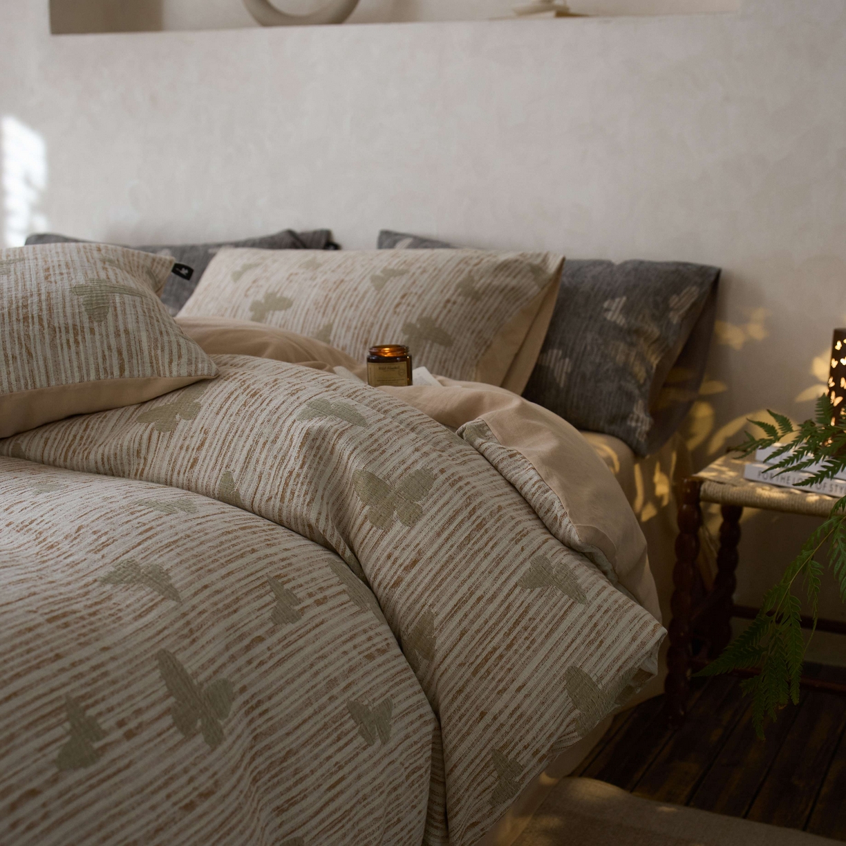 91家纺网 家纺一手货源 找家纺 安莱生活 2025春夏新款空气层色织提花四件套蝴蝶美梦系列 蝴蝶美梦-卡其