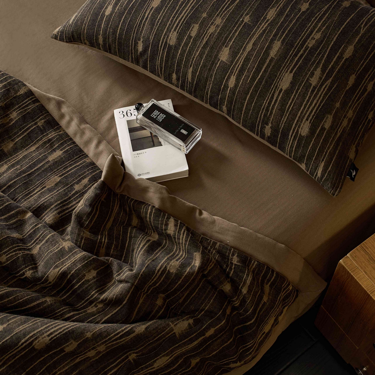 91家纺网 家纺一手货源 找家纺 安莱生活 2025春夏新款40s全棉纯棉色织大提花夏被人字纹系列 米兰迪