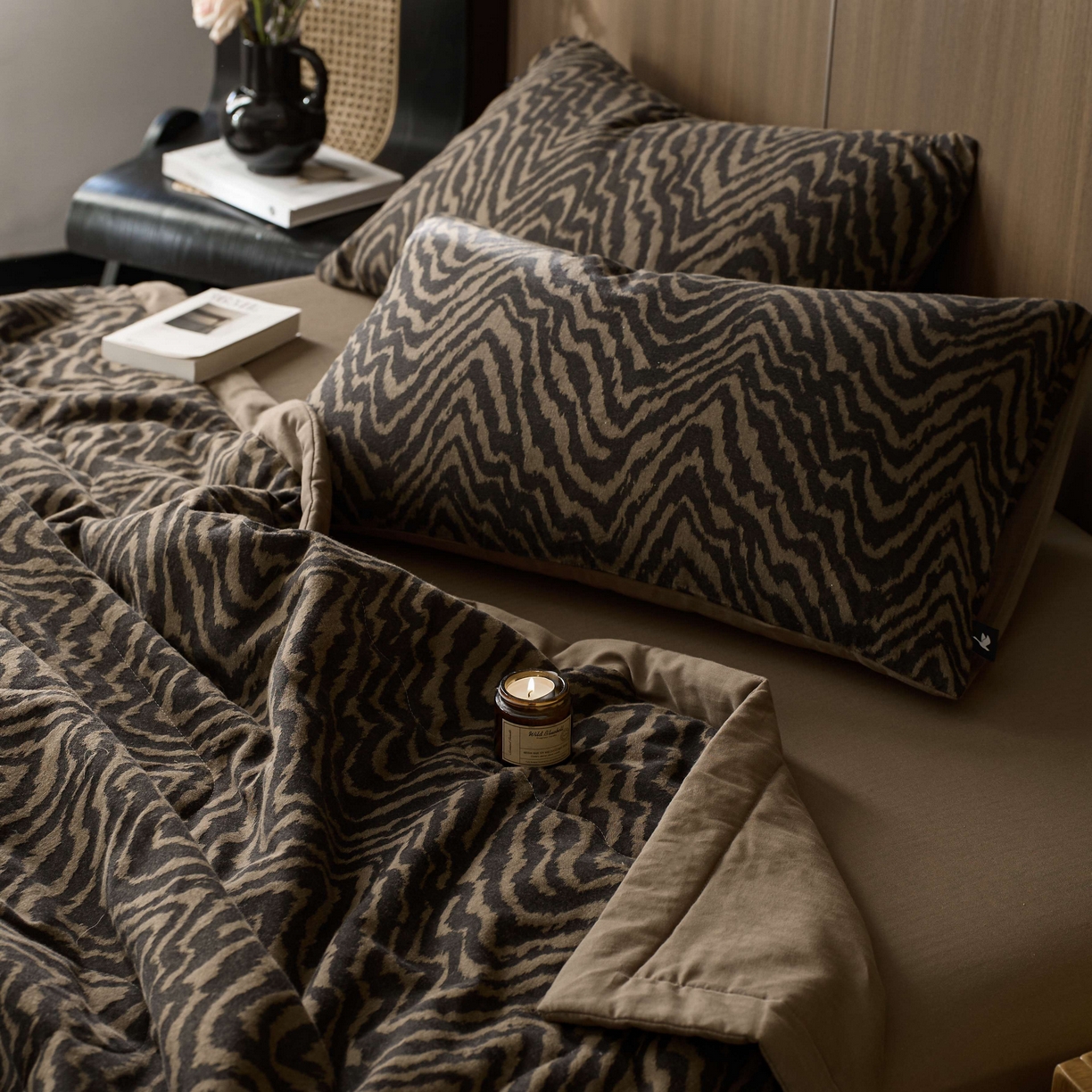 91家纺网 家纺一手货源 找家纺 安莱生活 2025春夏新款40s全棉纯棉色织大提花夏被人字纹系列 尤里