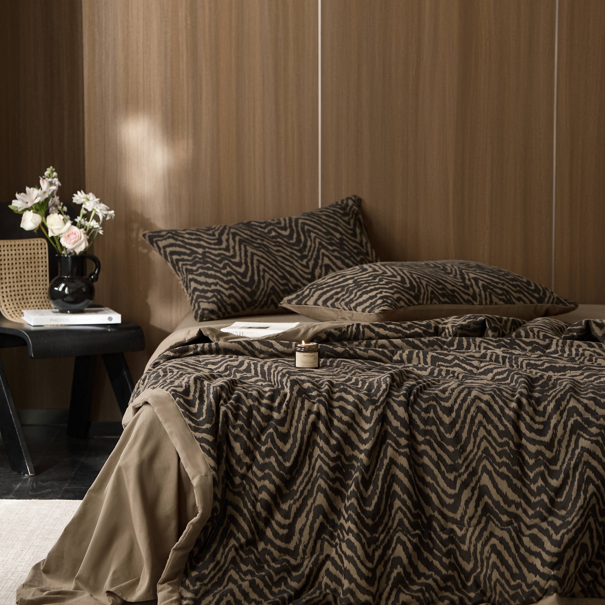 91家纺网 家纺一手货源 找家纺 安莱生活 2025春夏新款40s全棉纯棉色织大提花夏被人字纹系列 尤里