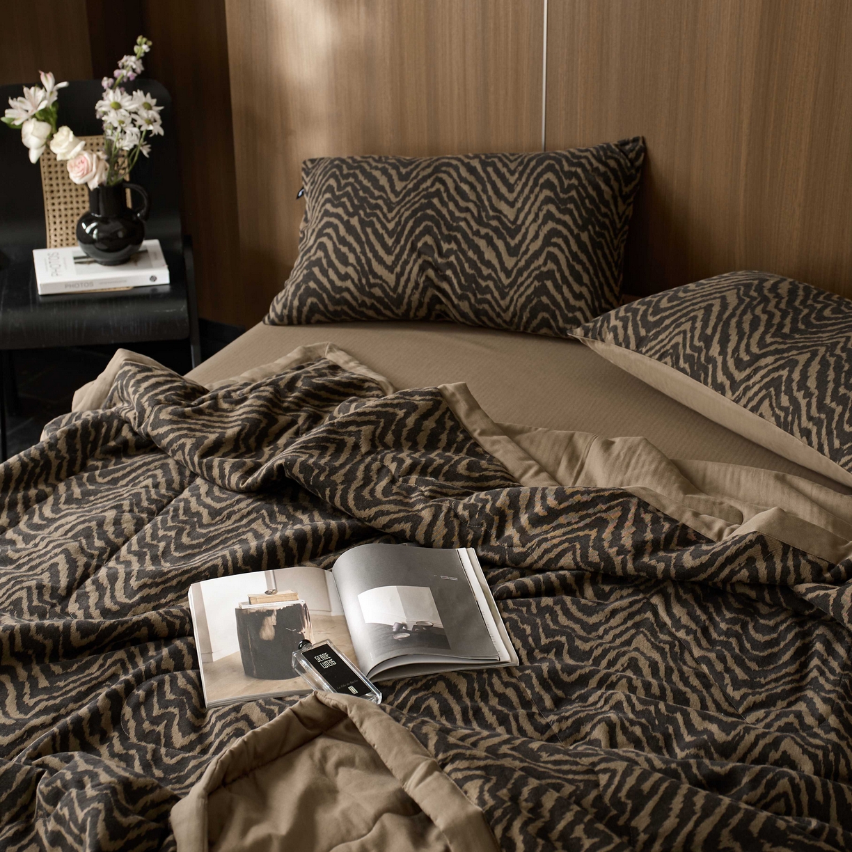 91家纺网 家纺一手货源 找家纺 安莱生活 2025春夏新款40s全棉纯棉色织大提花夏被人字纹系列 尤里