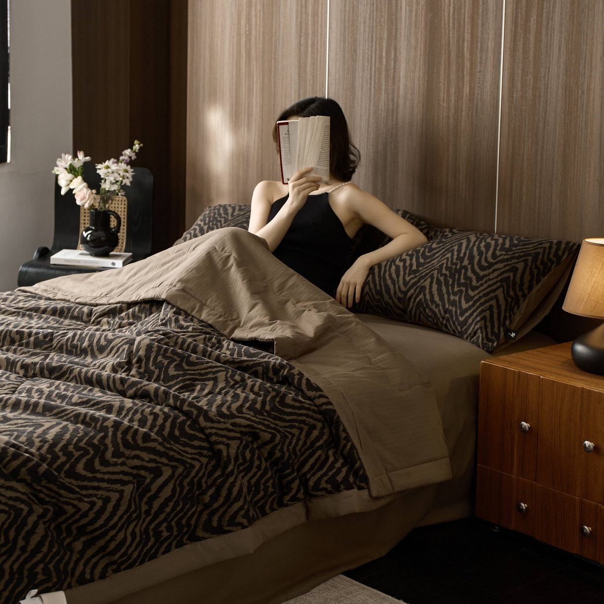 91家纺网 家纺一手货源 找家纺 安莱生活 2025春夏新款40s全棉纯棉色织大提花夏被人字纹系列 尤里