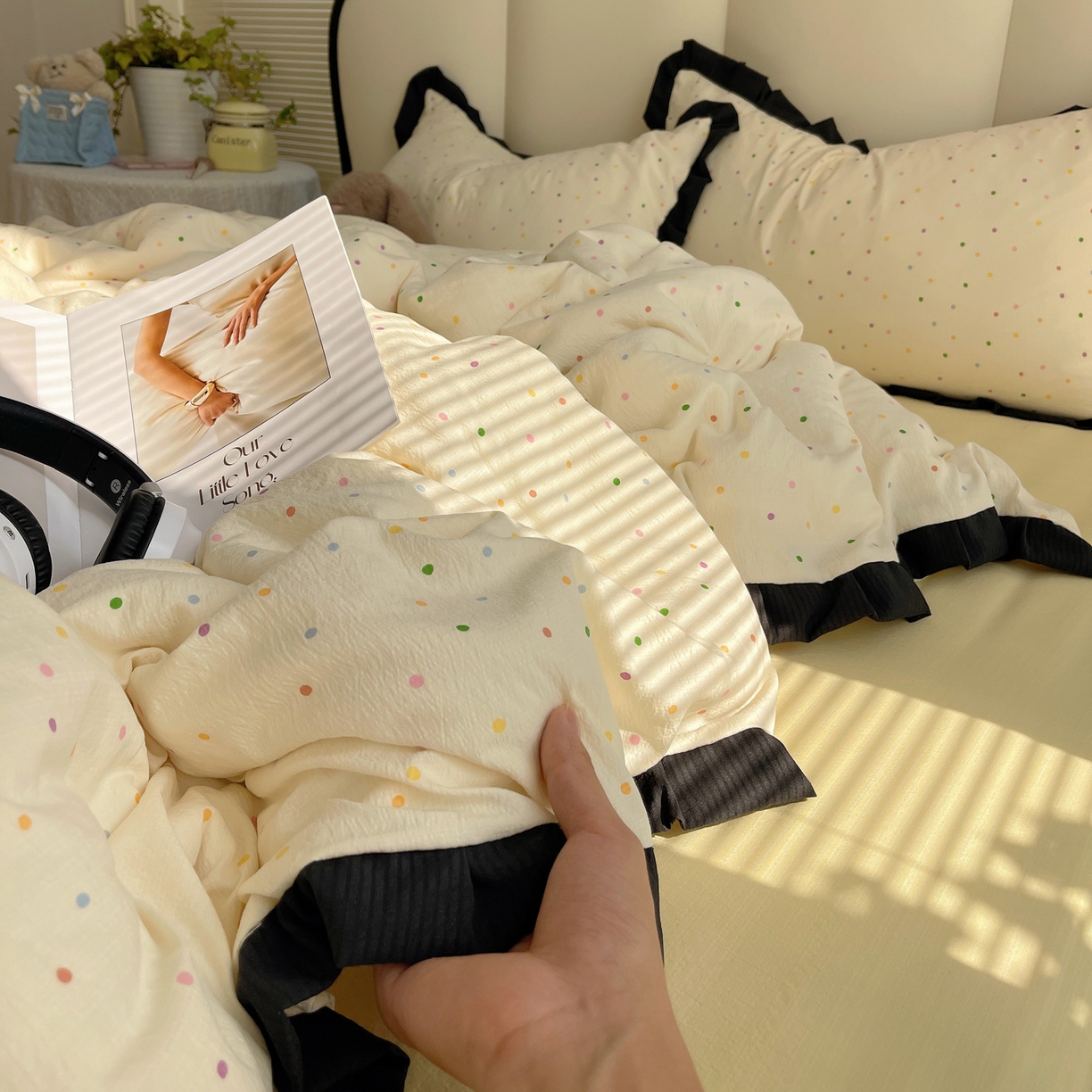 91家纺网 家纺一手货源 找家纺 （总）韩巢家纺 2025新款黑皱皱双层纱花边款被套四件套直播热销款学生宿舍床单三件套-（提供卖家秀）