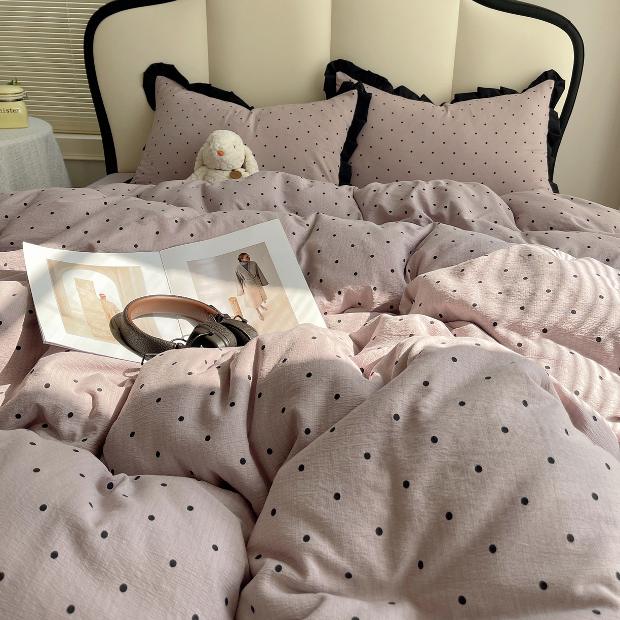 91家纺网 家纺一手货源 找家纺 韩巢家纺 2025新款黑皱皱双层纱花边款被套四件套直播热销款学生宿舍床单三件套-（提供卖家秀） 黑丁香紫波点【黑皱皱花边款】