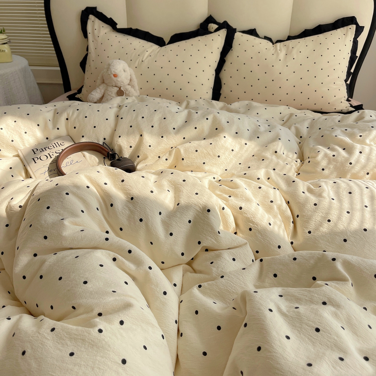 91家纺网 家纺一手货源 找家纺 韩巢家纺 2025新款黑皱皱双层纱花边款被套四件套直播热销款学生宿舍床单三件套-（提供卖家秀） 米黄波点【黑皱皱花边款】