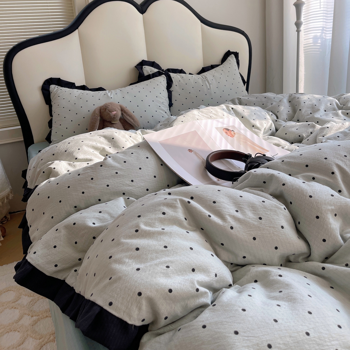 91家纺网 家纺一手货源 找家纺 韩巢家纺 2025新款黑皱皱双层纱花边款被套四件套直播热销款学生宿舍床单三件套-（提供卖家秀） 蓝灰波点【黑皱皱花边款】