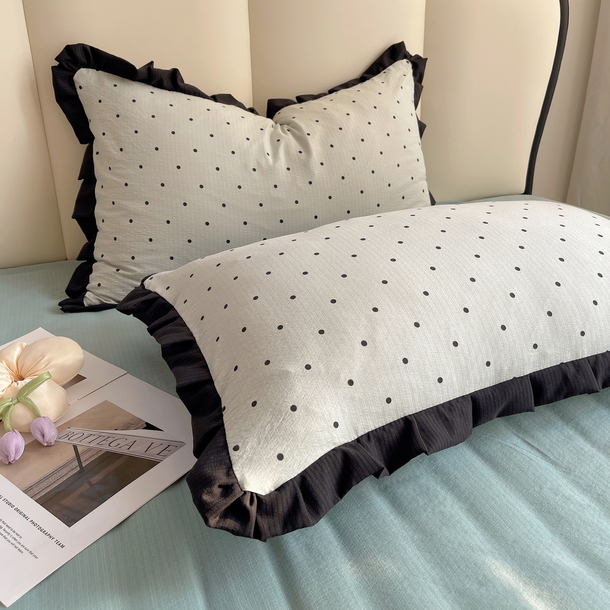 91家纺网 家纺一手货源 找家纺 韩巢家纺 2025新款黑皱皱双层纱花边款被套四件套直播热销款学生宿舍床单三件套-（提供卖家秀） 蓝灰波点【黑皱皱花边款】