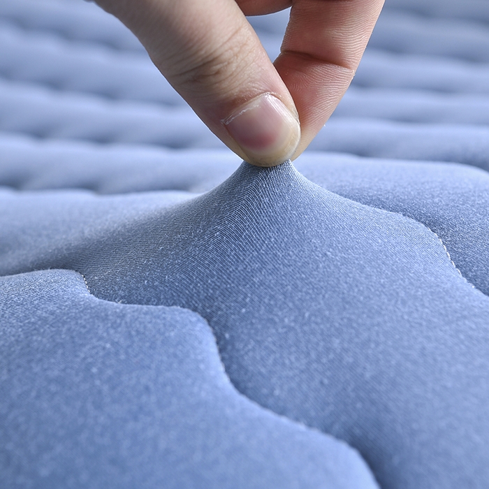 91家纺网 家纺一手货源 找家纺 缔莱（十三铭）被业 2025新款A类牛奶丝乳胶记忆抗压棉床垫-学生款 H熊--蓝-10cm
