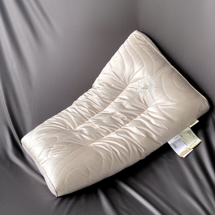 91家纺网 家纺一手货源 找家纺 （总）方回家纺2025新款优雅水光蚕丝复合枕