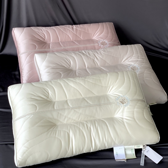 91家纺网 家纺一手货源 找家纺 （总）方回家纺2025新款优雅水光蚕丝复合枕