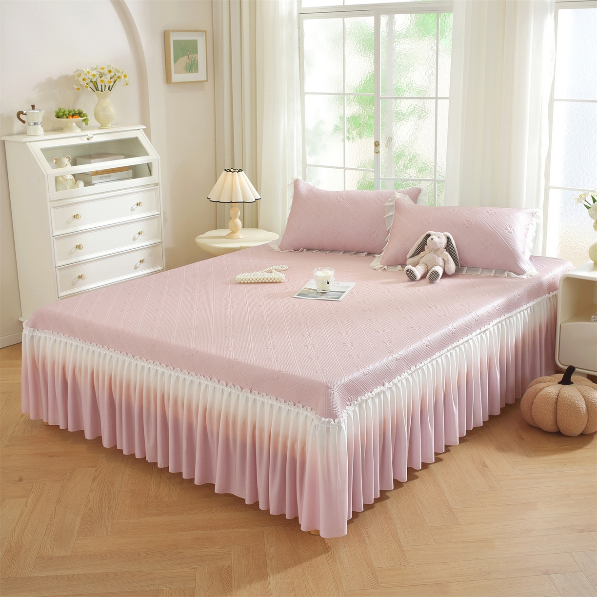 91家纺网 家纺一手货源 找家纺 共鸣沙发垫 2025新款凉感四叶草床裙款凉席席子 床裙四叶草粉色