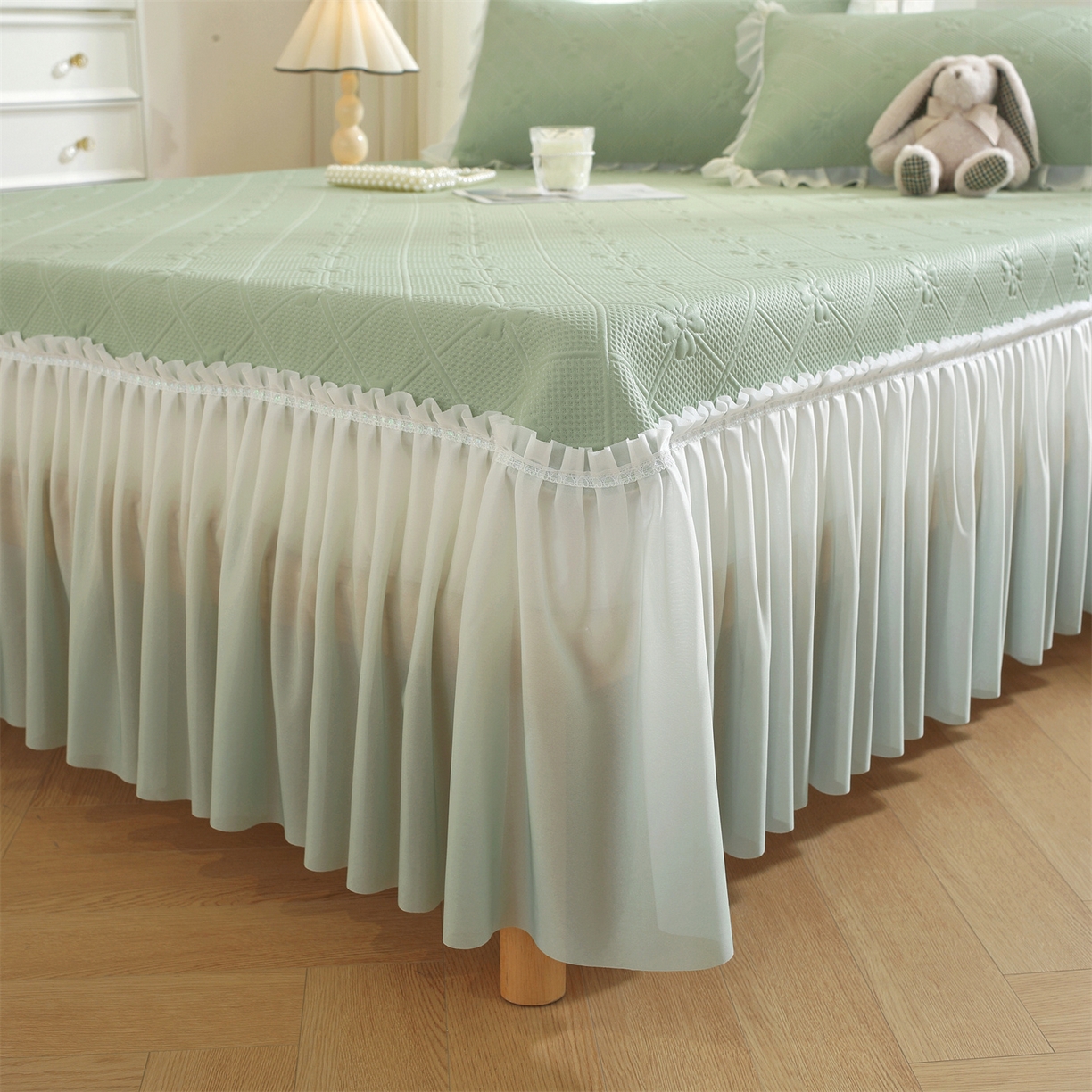 91家纺网 家纺一手货源 找家纺 共鸣沙发垫 2025新款凉感四叶草床裙款凉席席子 床裙四叶草绿色