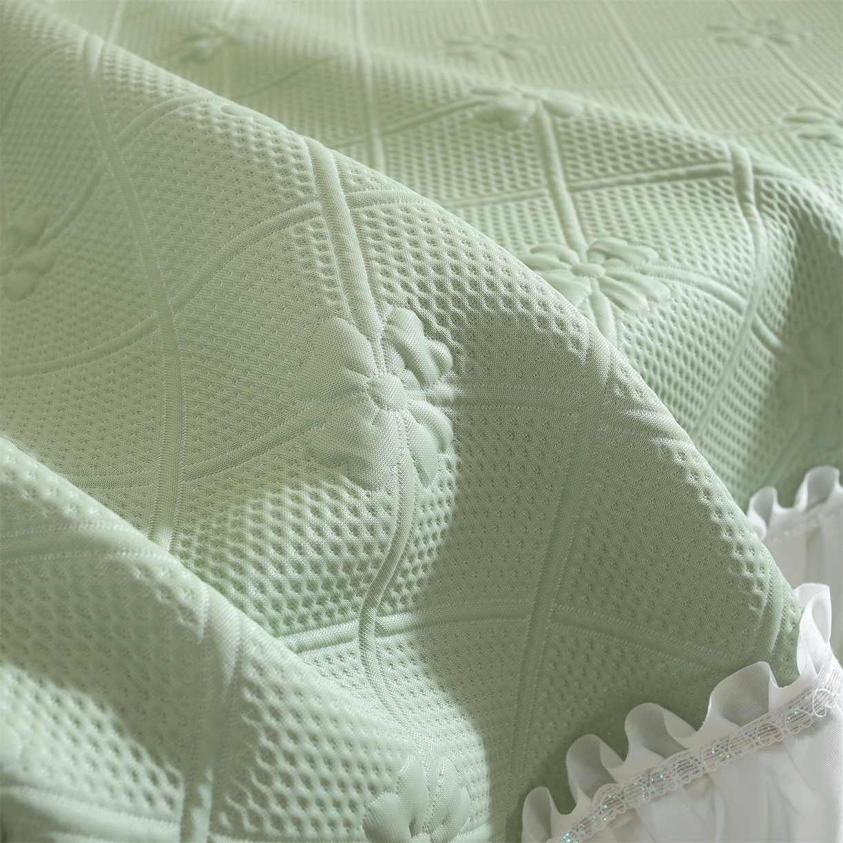 91家纺网 家纺一手货源 找家纺 共鸣沙发垫 2025新款凉感四叶草床裙款凉席席子 床裙四叶草绿色