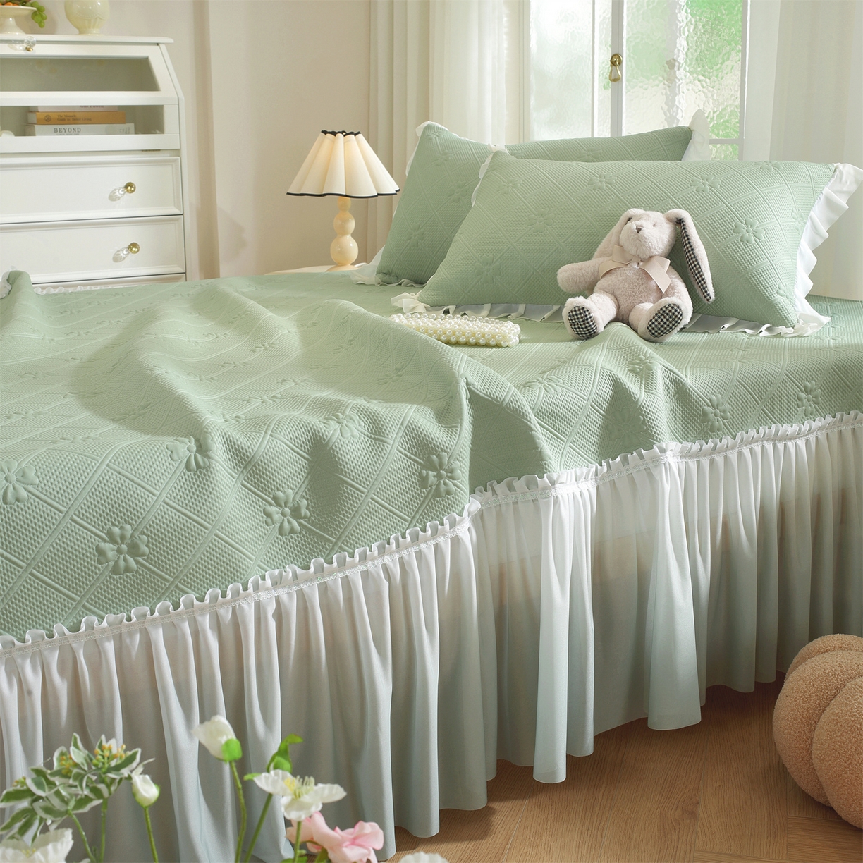 91家纺网 家纺一手货源 找家纺 共鸣沙发垫 2025新款凉感四叶草床裙款凉席席子 床裙四叶草绿色